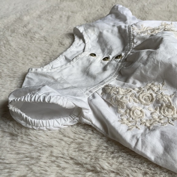 Oshkosh | White Embroidered Puff Sleeve Blouse | 18 Months - Picture 5 of 14